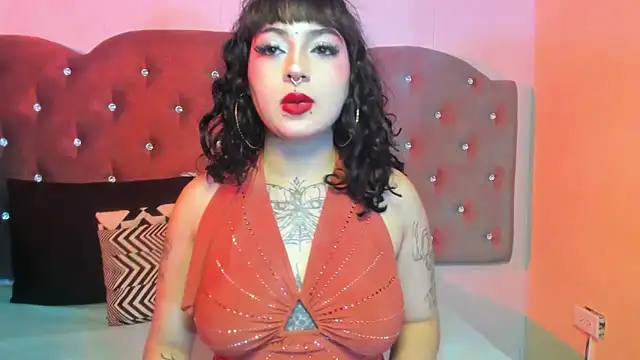 Snapshot of scarlett_venom_ chatting on April 25, 8:39 pm scarlett venom online show from April 25, 8:39 pm