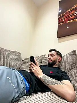 Juliann69Ramiro online show from January 18, 2:15 am