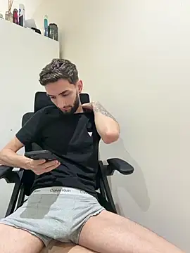 Juliann69Ramiro online show from February 26, 9:25 pm