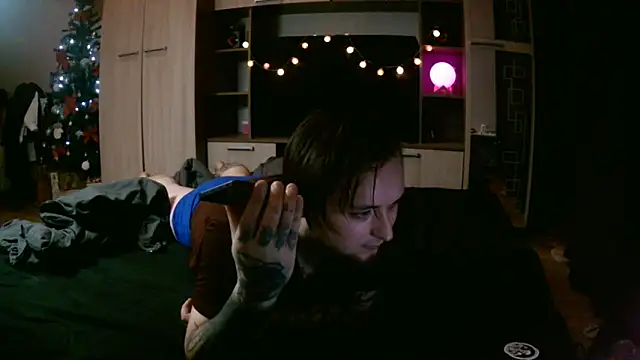 Snapshot of punksshow chatting on December 17, 3:18 pm punksshow online show from December 17, 3:18 pm