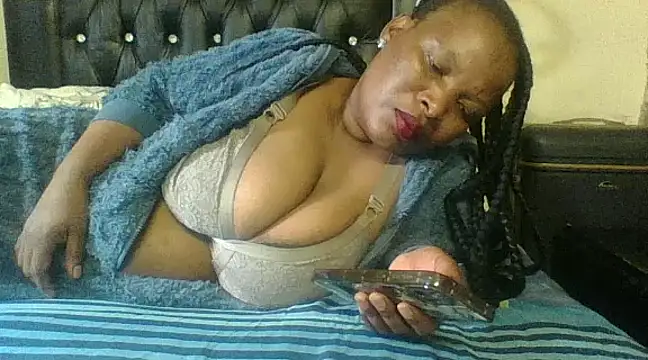 Snapshot of BustyBabyJ chatting on December 22, 1:55 pm BustyBabyJ online show from December 22, 1:55 pm