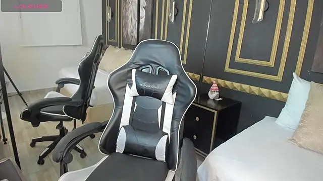 yera curry online show from February 2, 12:15 pm