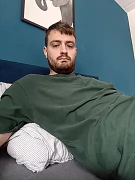 Snapshot of slutguy97 chatting on July 20, 8:17 am slutguy97 online show from July 20, 8:17 am