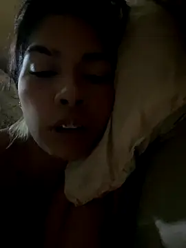 Snapshot of Kendall_Rosee_ chatting on December 13, 7:53 pm Kendall Rosee online show from December 13, 7:53 pm