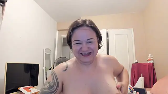 tantriquegirl06 online show from June 27, 6:35 pm