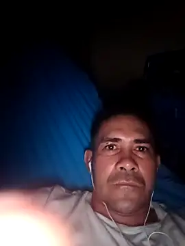 Snapshot of Juven1632 chatting on February 10, 12:48 am Juven1632 online show from February 10, 12:48 am