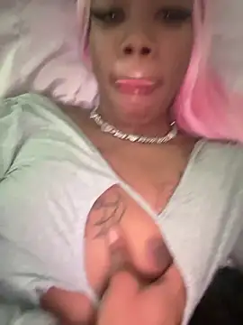 Snapshot of gglloww chatting on December 17, 8:04 pm gglloww online show from December 17, 8:04 pm