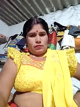 Snapshot of Mahi_bigg chatting on March 4, 12:38 am Mahi bigg online show from March 4, 12:38 am