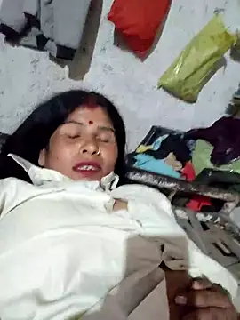 Snapshot of Mahi_bigg chatting on March 17, 12:04 am Mahi bigg online show from March 17, 12:04 am