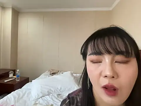 Snapshot of luck-005 chatting on February 6, 8:07 am luck-005 online show from February 6, 8:07 am