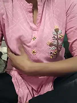 Snapshot of teena-11 chatting on April 16, 3:29 am teena-11 online show from April 16, 3:29 am