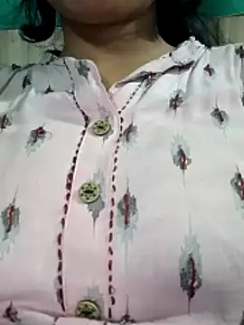 Snapshot of teena-11 chatting on May 15, 1:40 pm teena-11 online show from May 15, 1:40 pm