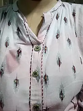 Snapshot of teena-11 chatting on May 18, 7:36 am teena-11 online show from May 18, 7:36 am