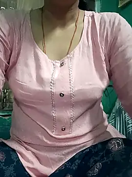Snapshot of teena-11 chatting on June 6, 12:05 am teena-11 online show from June 6, 12:05 am