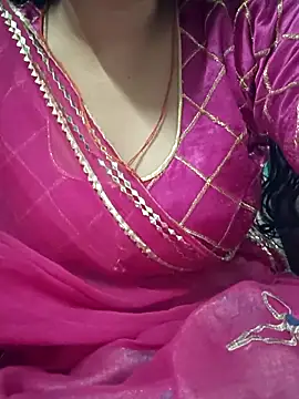 Snapshot of teena-11 chatting on June 7, 5:33 am teena-11 online show from June 7, 5:33 am