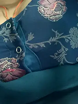 Snapshot of teena-11 chatting on June 14, 8:38 am teena-11 online show from June 14, 8:38 am