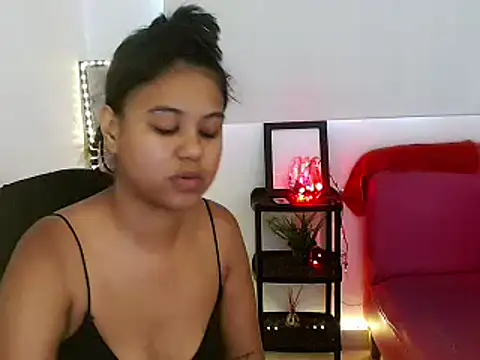 Snapshot of Shawnycarson chatting on July 18, 6:23 pm Shawnycarson online show from July 18, 6:23 pm