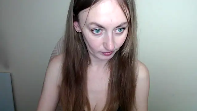LiaSeass  online show from May 24, 11:15 am