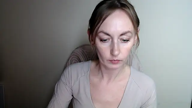 LiaSeass  online show from June 6, 12:43 pm