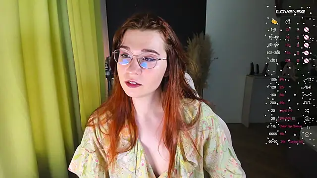 Snapshot of Ann_Couette chatting on May 30, 10:01 am Ann Couette online show from May 30, 10:01 am