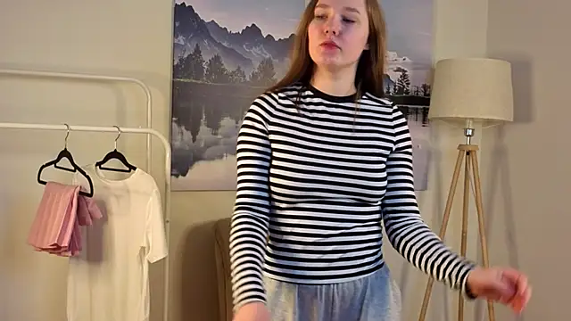 PatHusselbee online show from December 14, 11:15 am