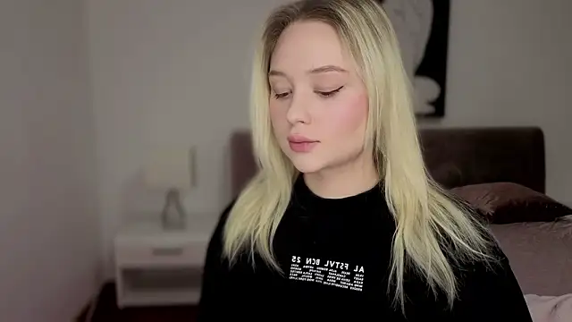 Jessiestar  online show from February 3, 2:00 pm