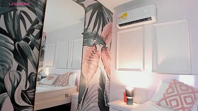 EVANGELIINE 21 online show from February 7, 6:55 pm