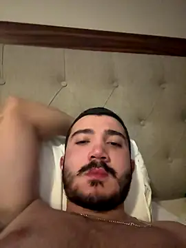 Snapshot of carloos593 chatting on December 14, 11:15 am carloos593 online show from December 14, 11:15 am