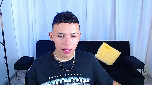 Jakee 18 online show from December 15, 1:26 pm