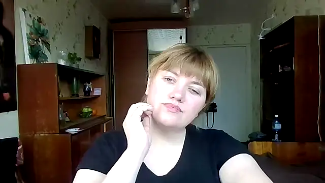 swett girll online show from March 27, 1:33 pm