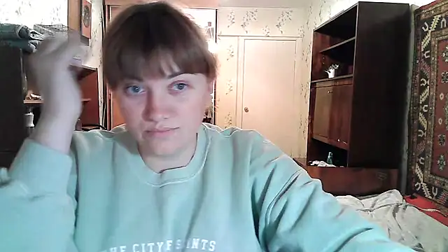 Snapshot of swett_girll chatting on April 4, 6:05 pm swett girll online show from April 4, 6:05 pm