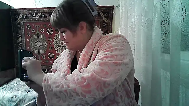 Snapshot of swett_girll chatting on April 16, 6:19 pm swett girll online show from April 16, 6:19 pm