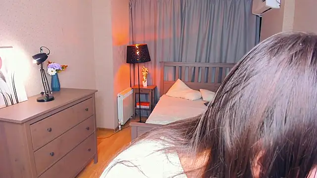 YvonneRobes online show from February 7, 7:28 pm