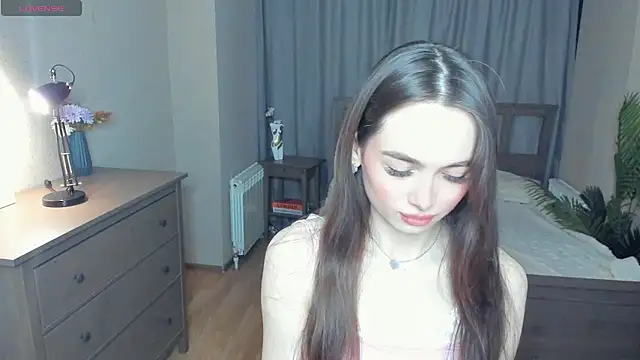 YvonneRobes online show from March 5, 8:27 pm