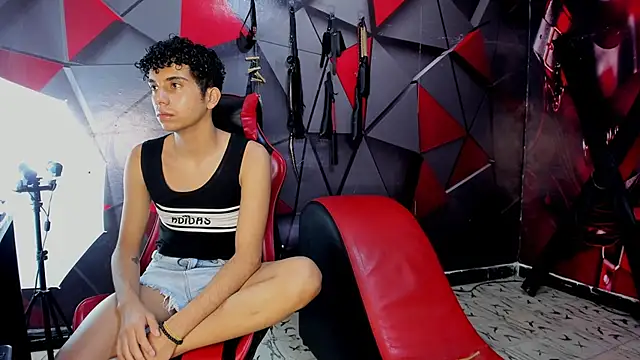 Hot Boys Without Limits online show from January 18, 3:54 am