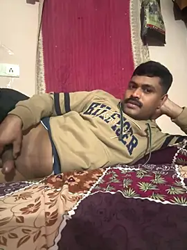 Snapshot of x143567 chatting on January 6, 8:29 am x143567 online show from January 6, 8:29 am