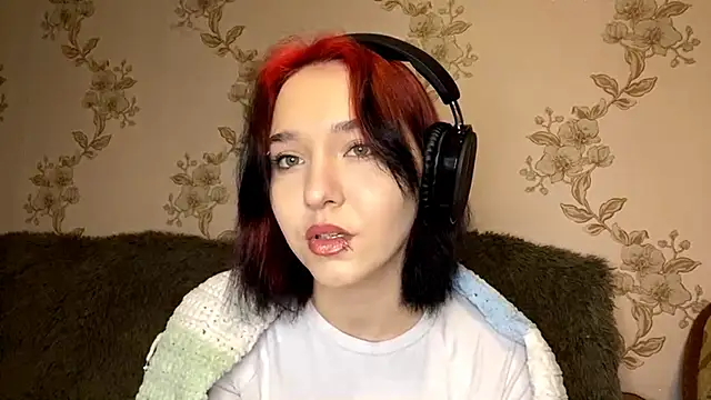 EmilyVeiro online show from January 18, 5:06 pm