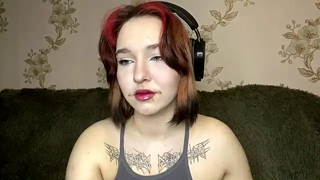 Snapshot of EmilyVeiro chatting on March 11, 5:19 pm EmilyVeiro online show from March 11, 5:19 pm