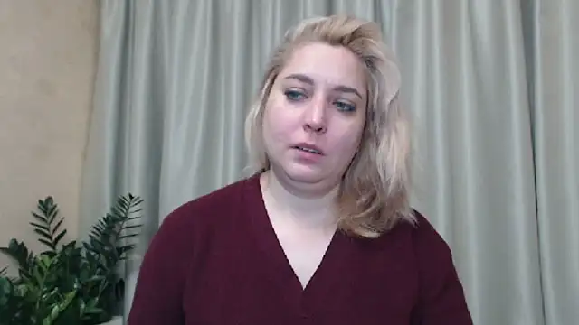 Snapshot of sweetpussy13 chatting on December 7, 7:16 am sweetpussy13 online show from December 7, 7:16 am