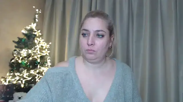Snapshot of sweetpussy13 chatting on December 26, 10:05 am sweetpussy13 online show from December 26, 10:05 am