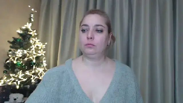 Snapshot of sweetpussy13 chatting on December 28, 7:11 am sweetpussy13 online show from December 28, 7:11 am