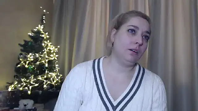 Snapshot of sweetpussy13 chatting on January 5, 7:17 am sweetpussy13 online show from January 5, 7:17 am