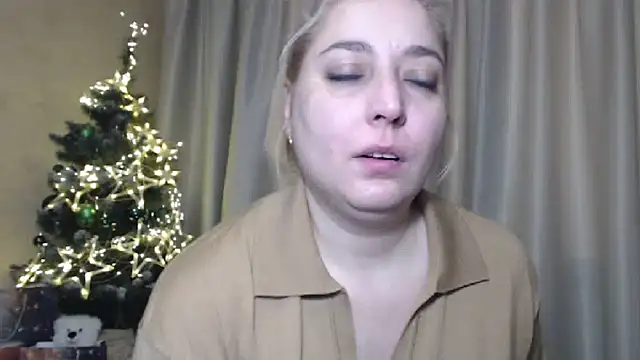 Snapshot of sweetpussy13 chatting on January 9, 6:59 am sweetpussy13 online show from January 9, 6:59 am