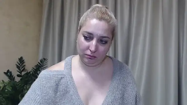 Snapshot of sweetpussy13 chatting on January 14, 10:17 am sweetpussy13 online show from January 14, 10:17 am