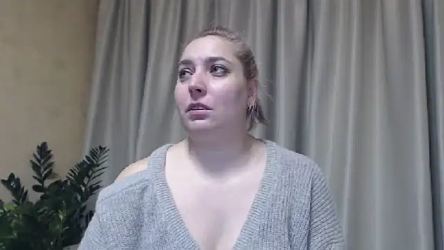 Snapshot of sweetpussy13 chatting on January 21, 7:04 am sweetpussy13 online show from January 21, 7:04 am