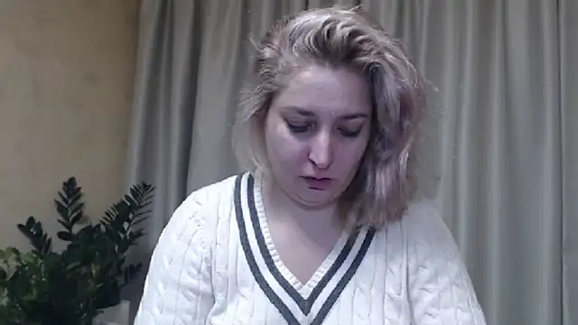 Snapshot of sweetpussy13 chatting on January 30, 6:46 am sweetpussy13 online show from January 30, 6:46 am