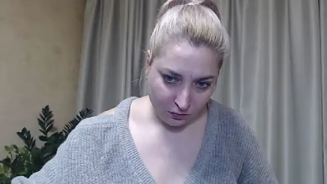 Snapshot of sweetpussy13 chatting on January 31, 3:09 am sweetpussy13 online show from January 31, 3:09 am