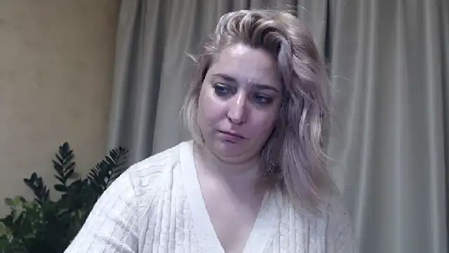 Snapshot of sweetpussy13 chatting on February 1, 10:26 am sweetpussy13 online show from February 1, 10:26 am