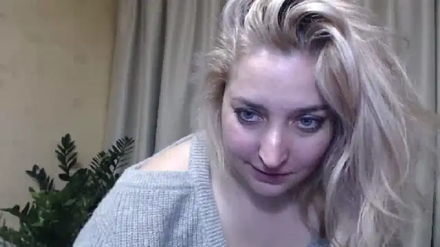 Snapshot of sweetpussy13 chatting on February 13, 10:02 am sweetpussy13 online show from February 13, 10:02 am