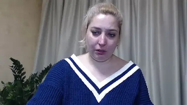 Snapshot of sweetpussy13 chatting on March 1, 6:35 am sweetpussy13 online show from March 1, 6:35 am